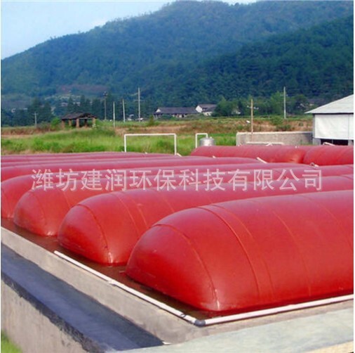 The factory's red mud biogas pool, the rural family's pvc biogas bag, the large mollusk that folds the pig farm biogas pool.