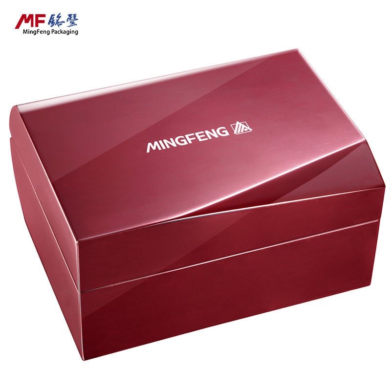 The manufacturer customises the preparation of the high-quality paint-painted piano watch box.