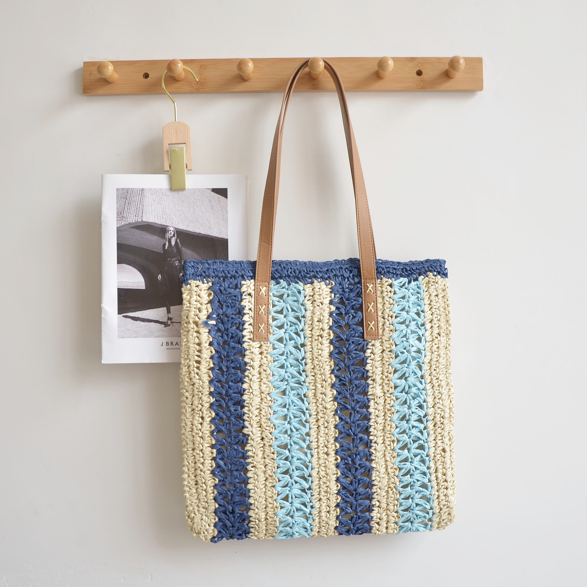 The beach vacation, high-capacity bag girl, 2023, new summer hook-and-crawl pack, short and single shoulder pack.
