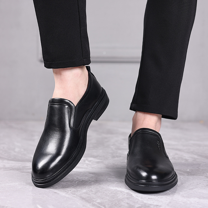 A man's head-skin man's shoes are thick, soft-skinned, comfortable and leisure shoes.