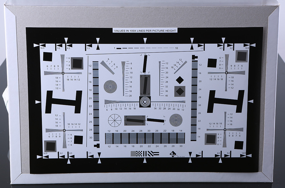 Standard high resolution ISO 12233 resolution test card (enhanced) 2 times more than 8 million pixels can be measured