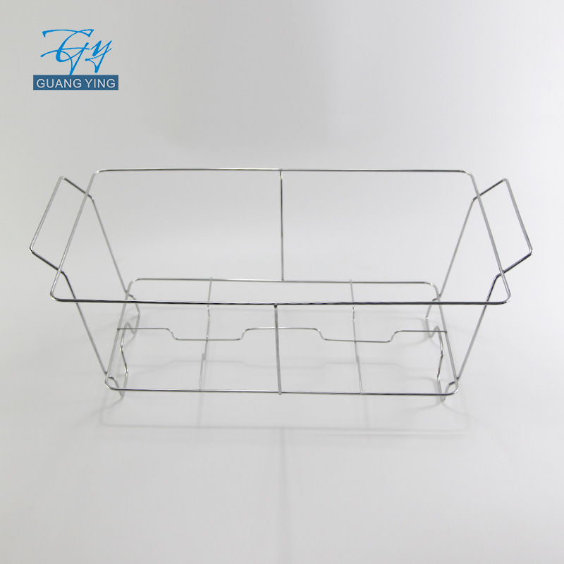 Wire Chafing Rack đang tụ tập ngoài trời.