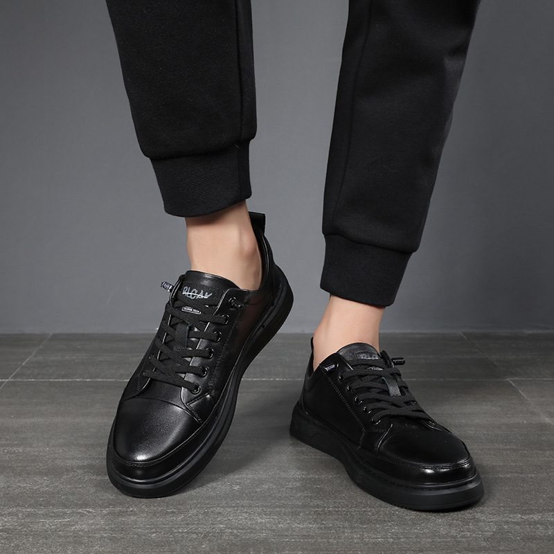 Autumn 2024 new man's head-skinned, flat-skinned shoes.