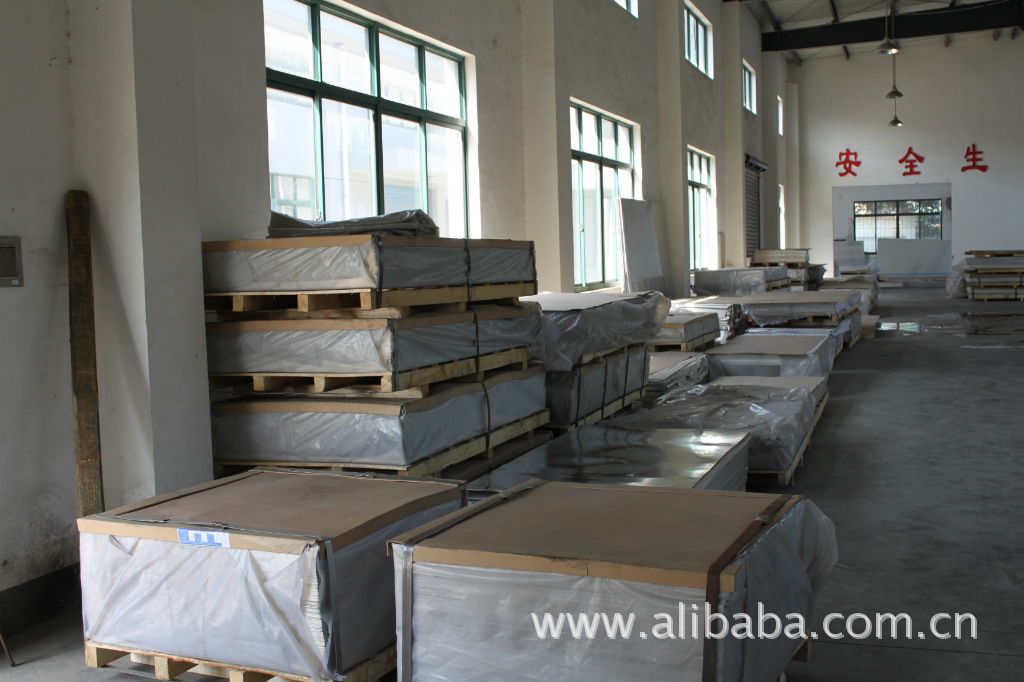 Aluminum plate with a large supply of 3003.