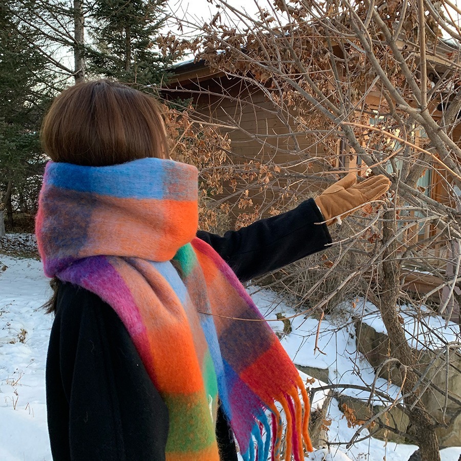 ♪ A bouquet of rainbow scarfs ♪