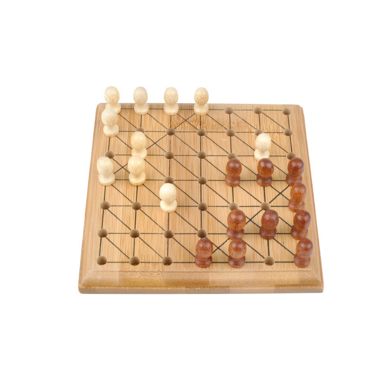 Mimi-ji plays the bamboo-made chess board series.