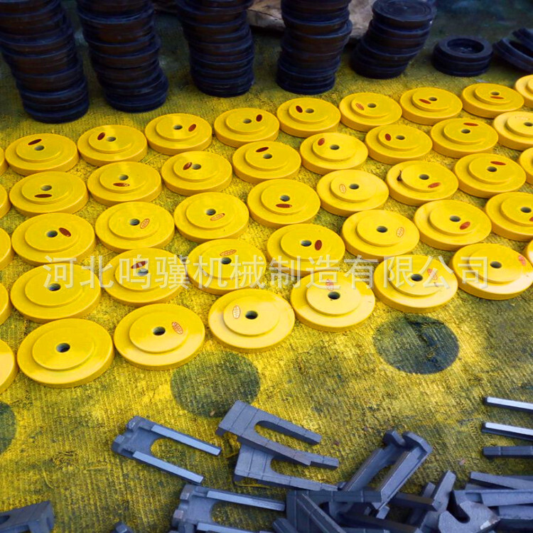 A large supply of machine-bed adjustment iron, circular, square pad foot, three-square anti-sliding iron price.