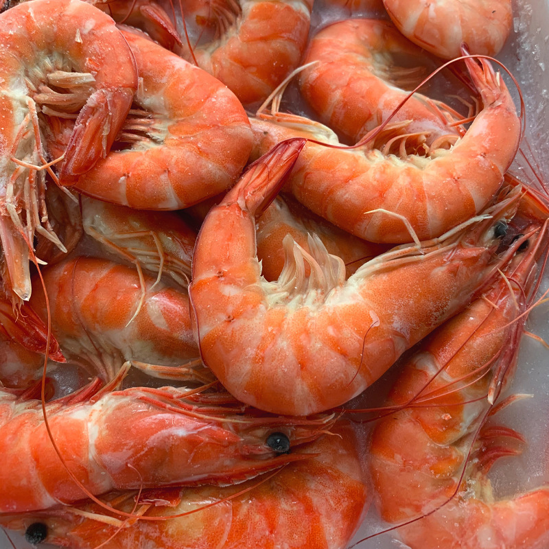 Shrimp는 500 g 흰색 새우 관목, 관목, 관목, 관목, 관목, 신선한 해산물, 냉동.