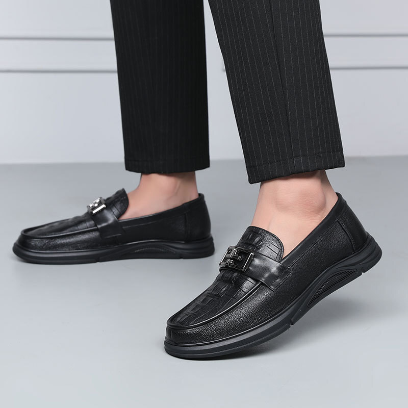 Vào mùa thu, năm 2024, người đàn ông trông giống đậu-shoe-shoe-shoe-shoe-shoe là lười biếng.