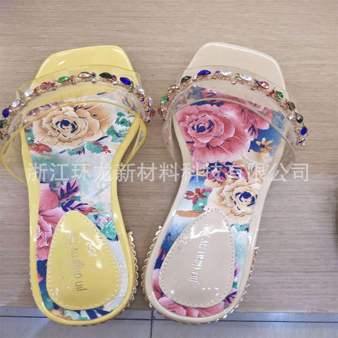 The Yiu factory supplies summer women's sandals, slippers, high heels, bright TPU shoes.