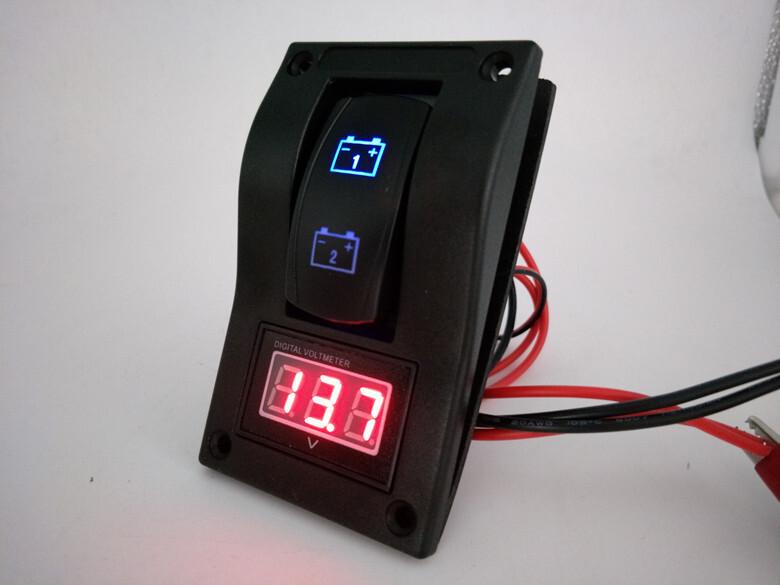 12V with a voltage display for the bus switch (voltage red LED)