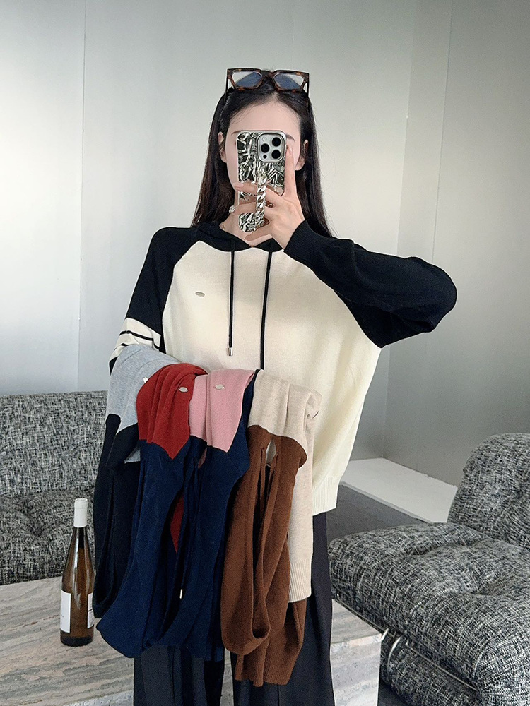 Vào mùa thu, áo khoác mới, lỏng lẻo, dài, dài dòng.