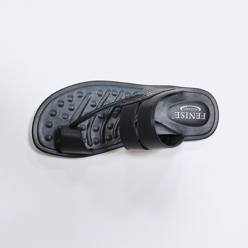 2023 new pair of sandals for Arab foreign trade with toes to drag across the border and sell large sandal sandals