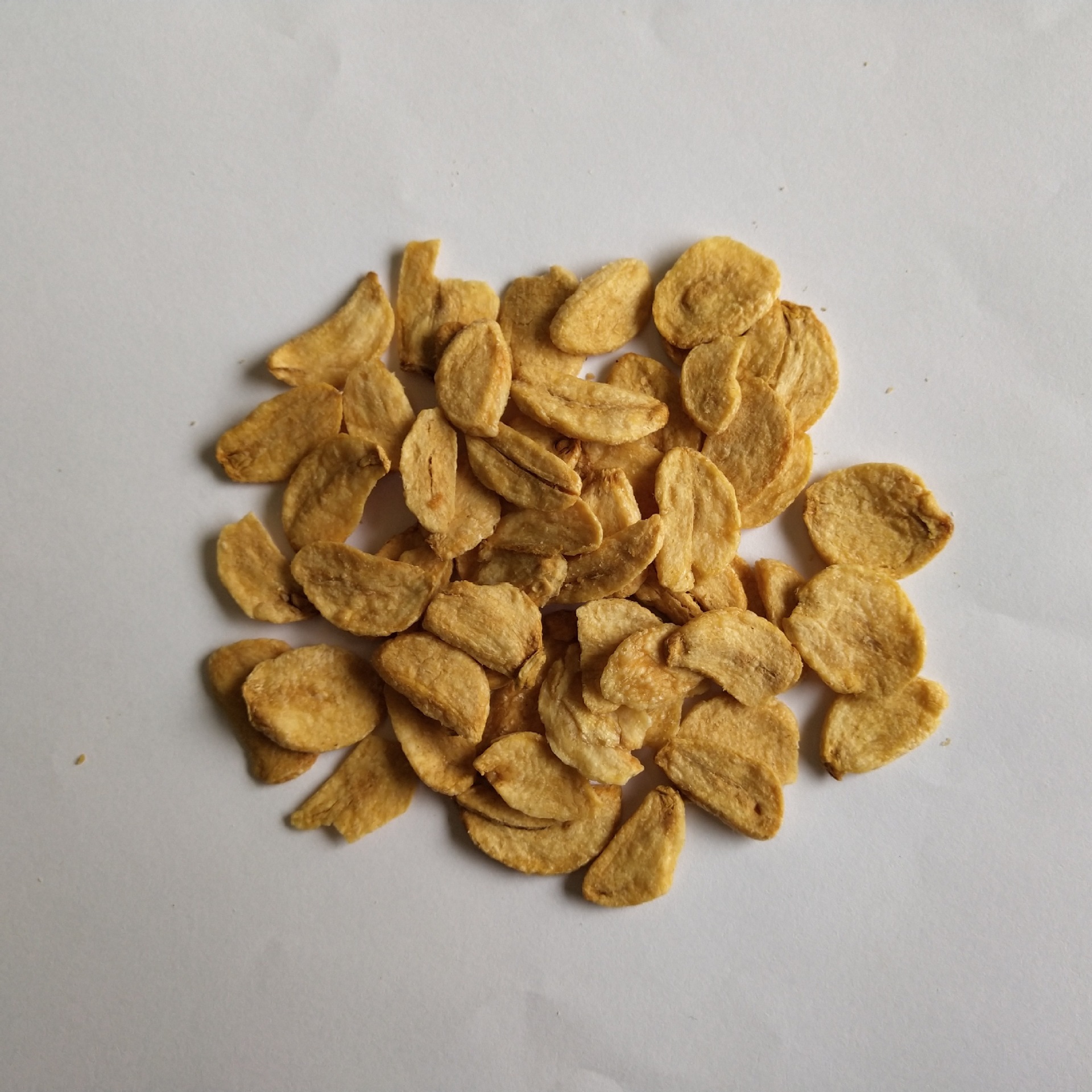 Fry với một miếng rễ chiên, một miếng tỏi, một miếng khoai tây chiên với một miếng tỏi.