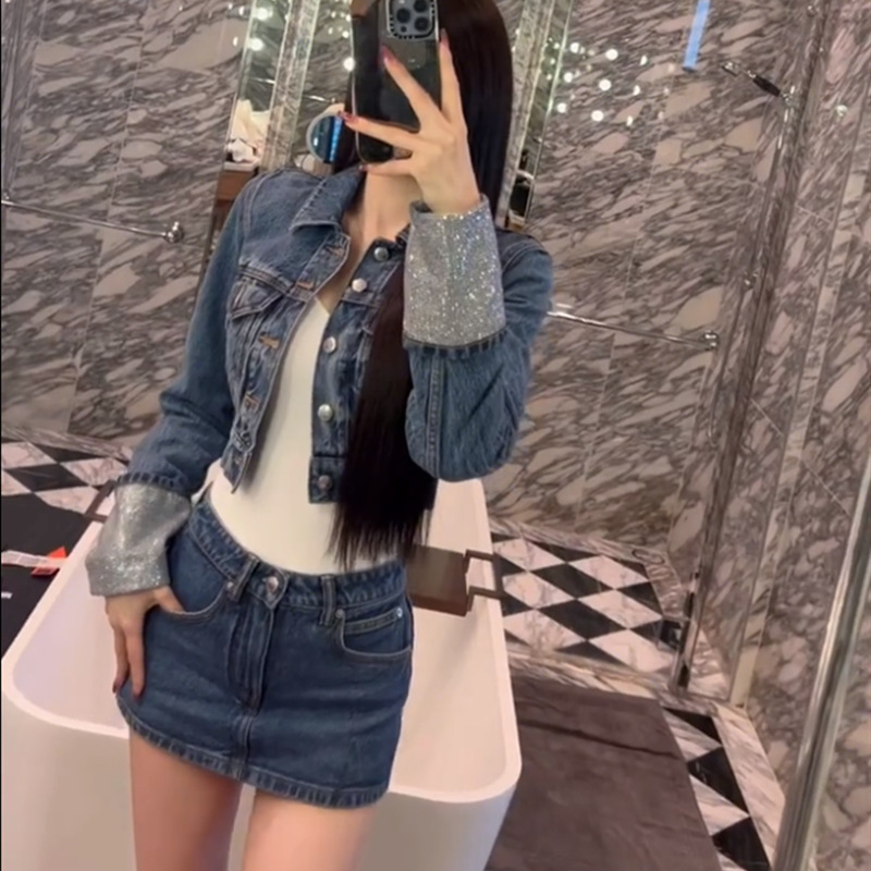 Cô ta thu nhập thấp, thu nhập thấp, chất lượng thấp, tuổi tác kém.
