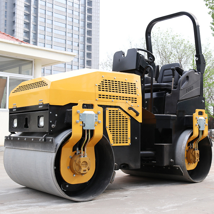 A single-wheeled mini-voltage pressurizer full hydraulic-hulling tank backfilling asphalt-side vibrating wheeler