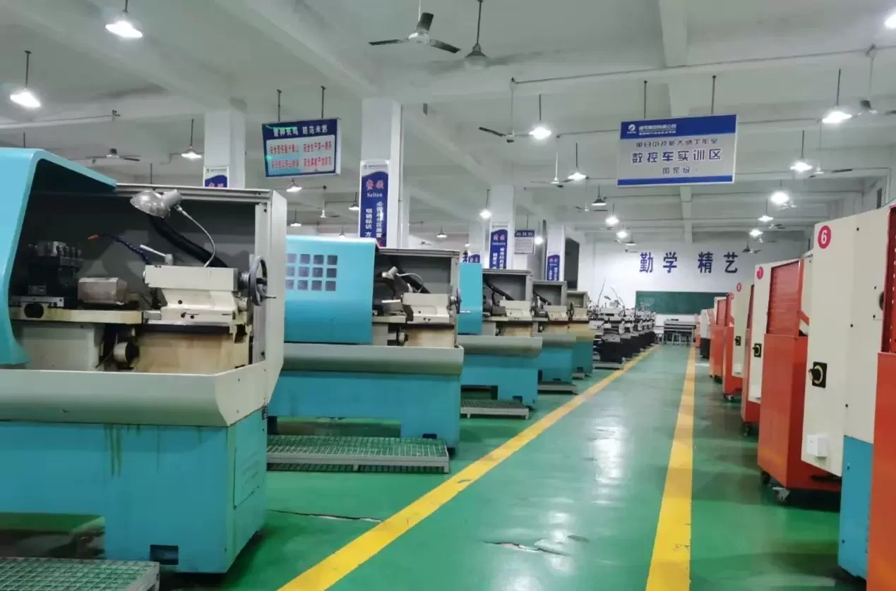 Công ty TNHH Máy móc xây dựng thành phố