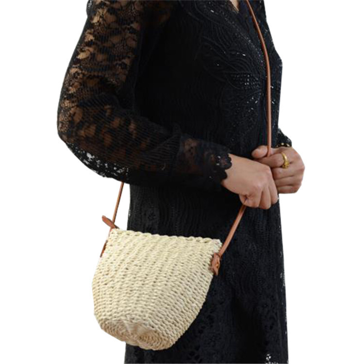 2023 new grass-pack hand-weaved shoulder-slashed travel bag