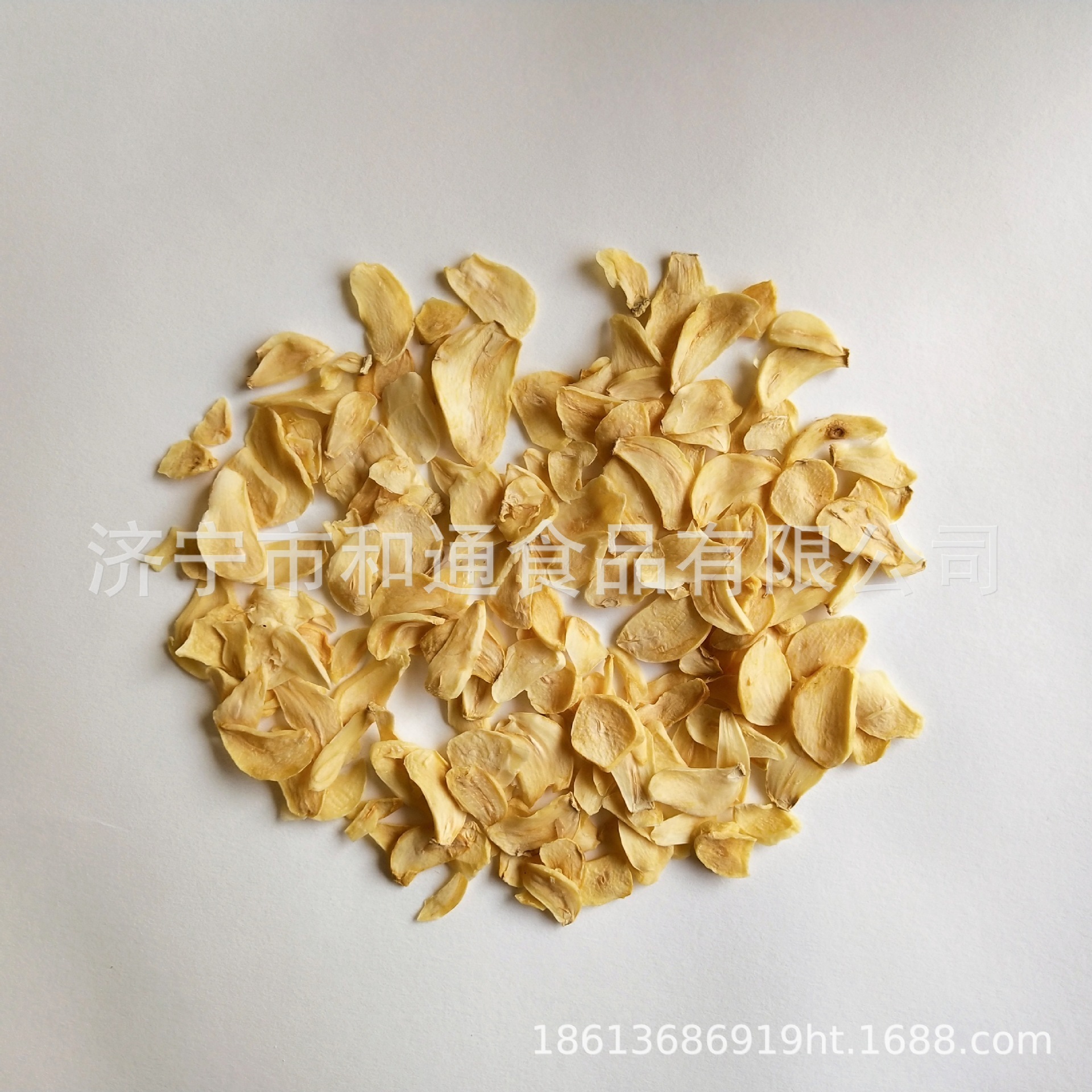 常年供应金乡大蒜调味品油炸蒜片蒜粒蒜酥，脱水蒜片蒜粒蒜粉葱酥