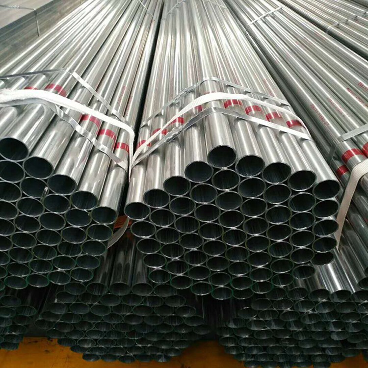 Zinc-plated ductworker's full of Zinc-coated tube welding.