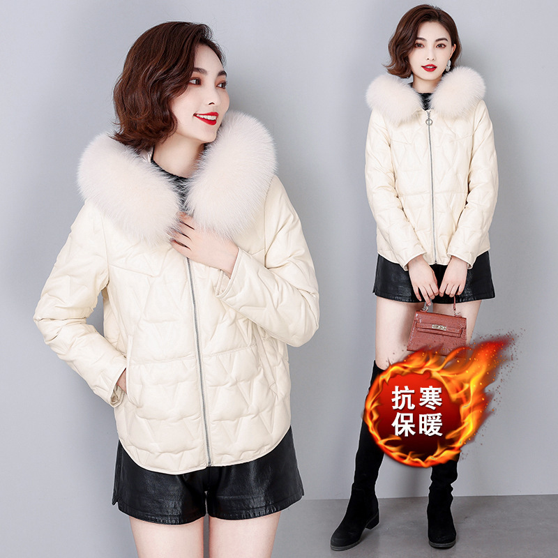 Skin-skin-shaped bread suit, short-skin velvet coat, a seaning leather coat for the girl.