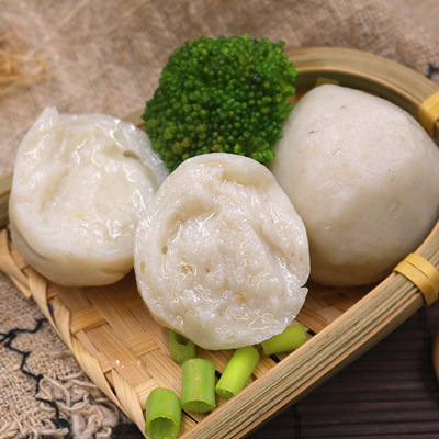Cá đông lạnh và quả cầu đóng băng đang trong quá trình sản xuất 250 gg thịt cay.