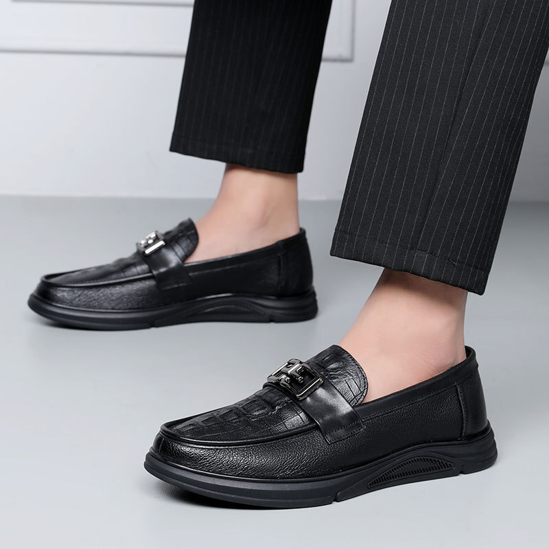 Vào mùa thu, năm 2024, người đàn ông trông giống đậu-shoe-shoe-shoe-shoe-shoe là lười biếng.