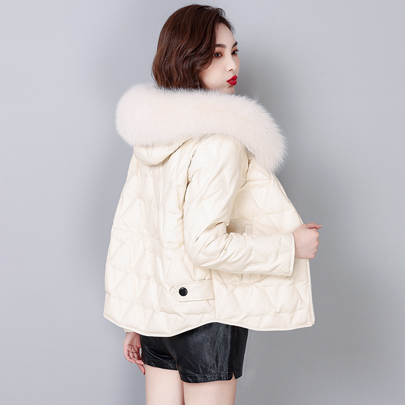 Skin-skin-shaped bread suit, short-skin velvet coat, a seaning leather coat for the girl.