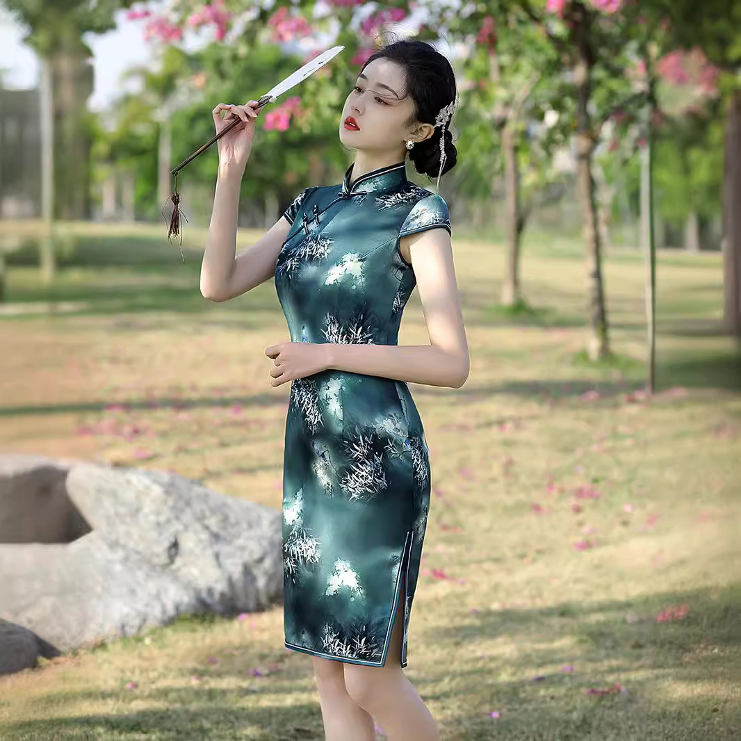 Nhà máy bán áo khoác dài của Phong Hoa mới năm 2022 để cải thiện hàng ngày.