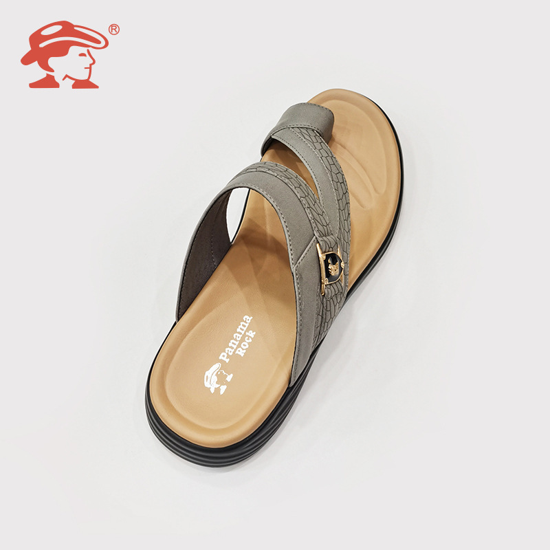Wishi Amazon wears a man's sandal toe-toe flat-head sandals in his old dad's soft-floor sandals.