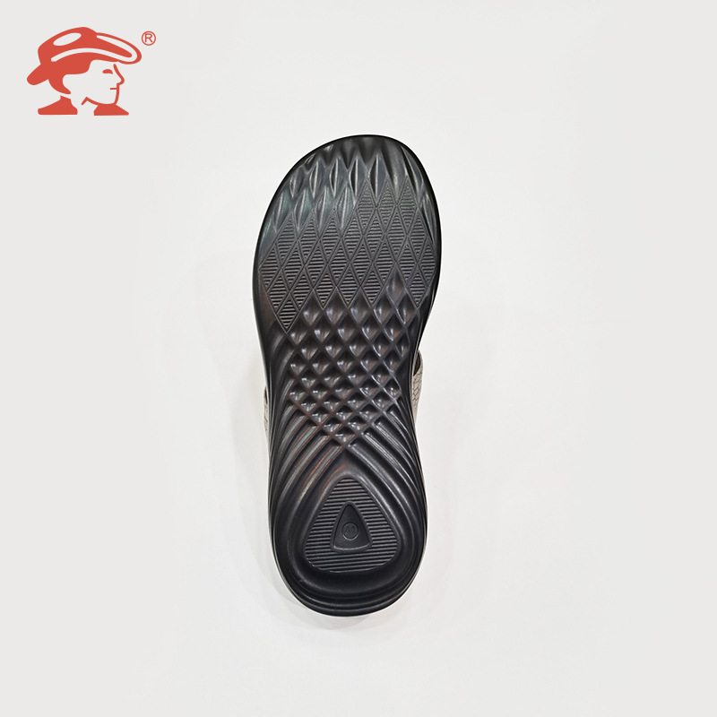 Wishi Amazon wears a man's sandal toe-toe flat-head sandals in his old dad's soft-floor sandals.