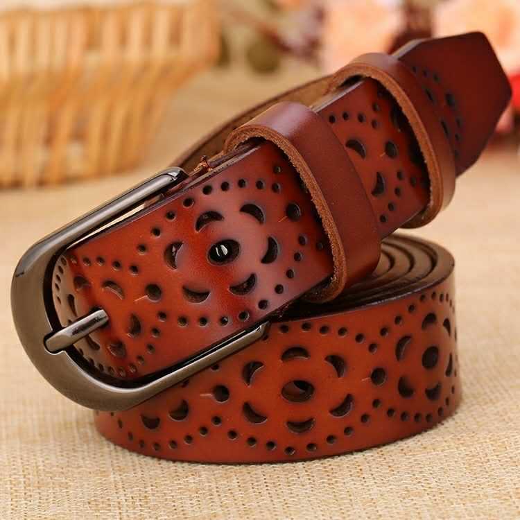 Cô Leatherbelts.