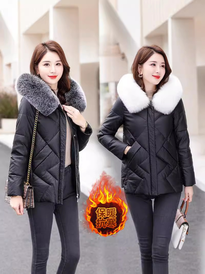 2024, mid-minority lady, with short and thick leather coats and velvet coats.