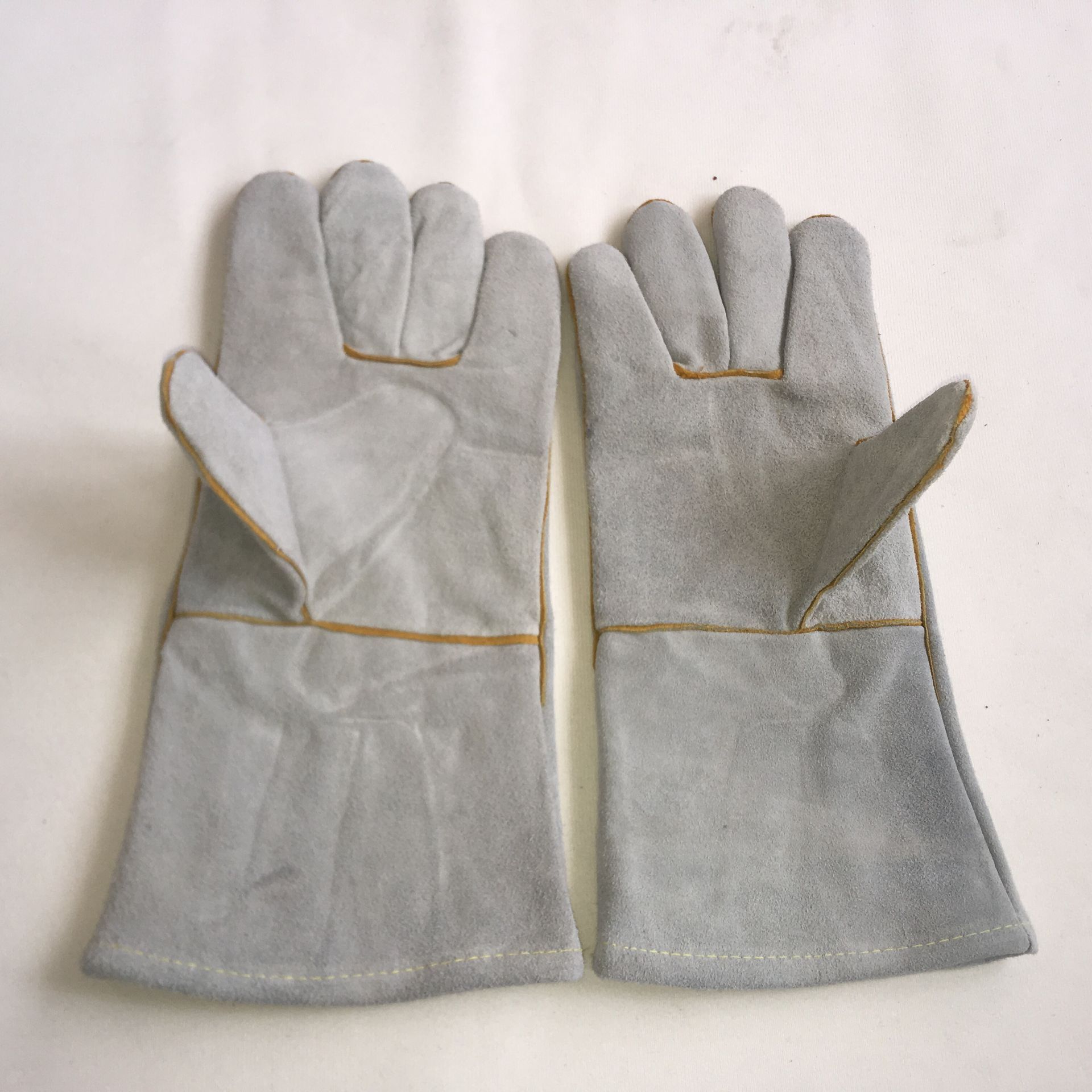 Barter Weding Gloves.