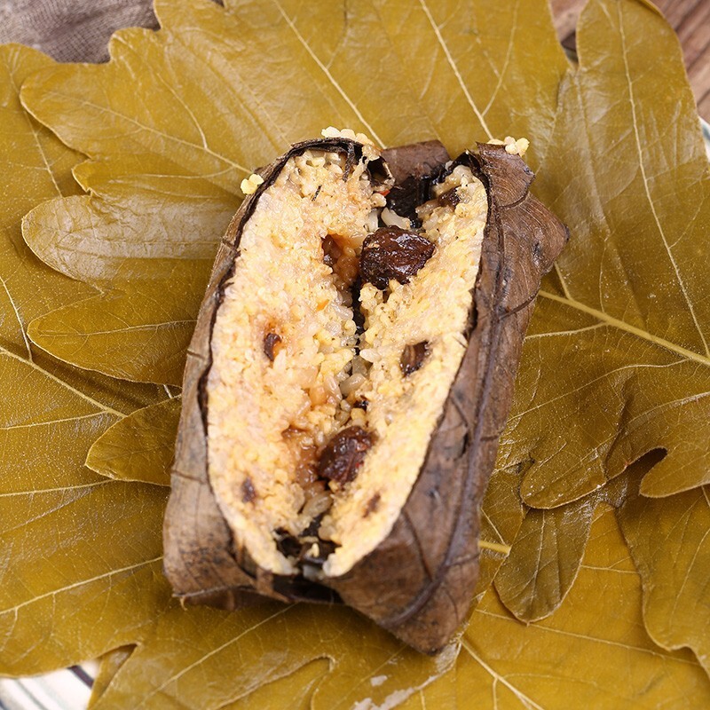 nấm, đậu đỏ, hoa hồng và đậu nành.