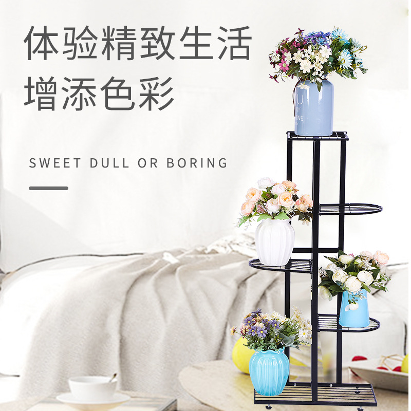 Những bó hoa sắt, những bó hoa rơi xuống đất, những bó hoa trong nhà, những cái thùng.