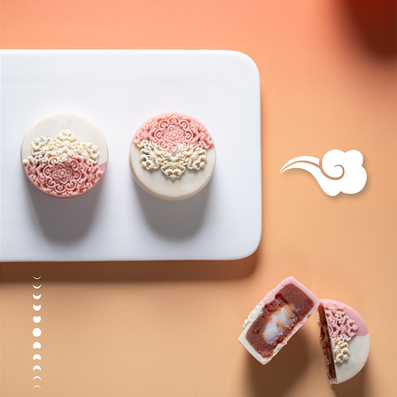 Trung Mỹ Bánh kếp mua một bó đào.