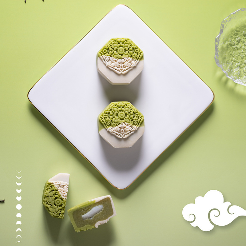 Trung Mỹ Bánh kếp mua một bó đào.
