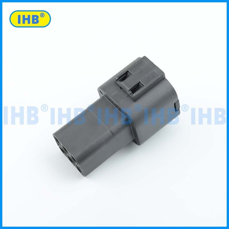 7066C-1.5-11 Vehicle waterproof connector.