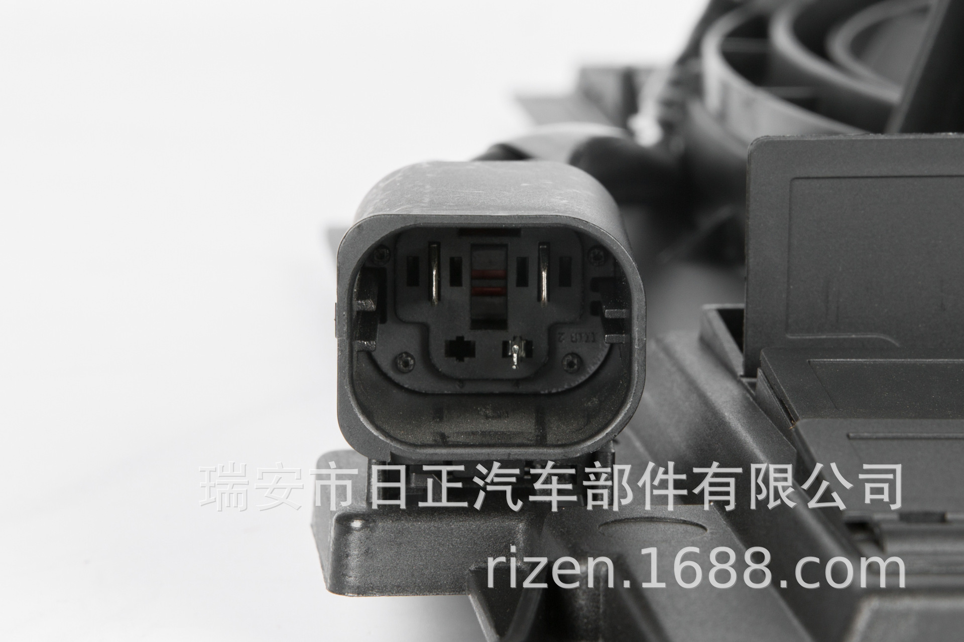 厂家直供散热器水箱空调冷凝器电子扇适用BMW F18 17418642161