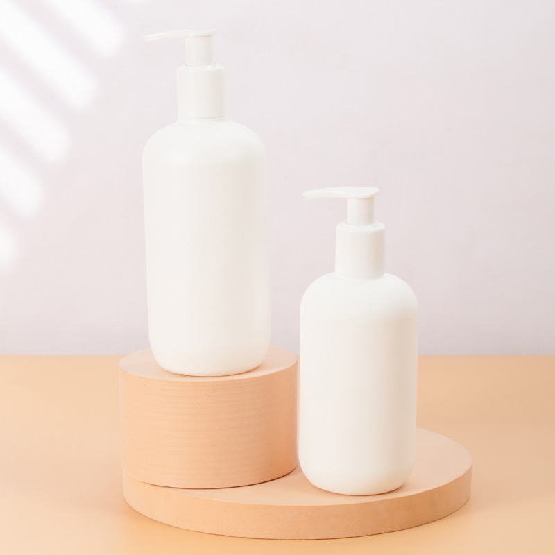 Những chai dầu gội đầu bằng nhựa dính rửa 300ml mỗi ngày bằng cách hít phải áp suất