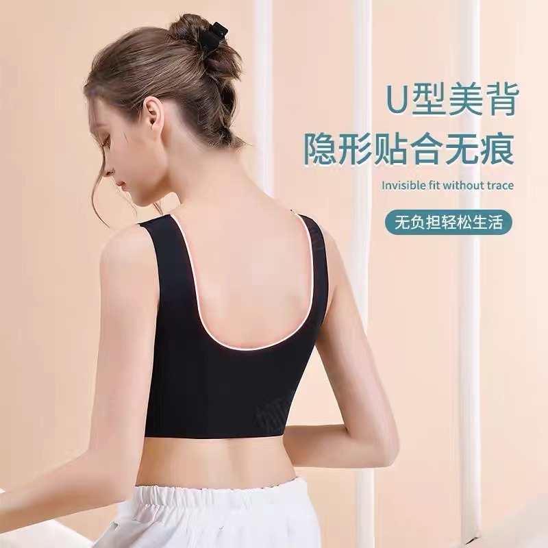 Đồ lót có mã đăng ten lớn.