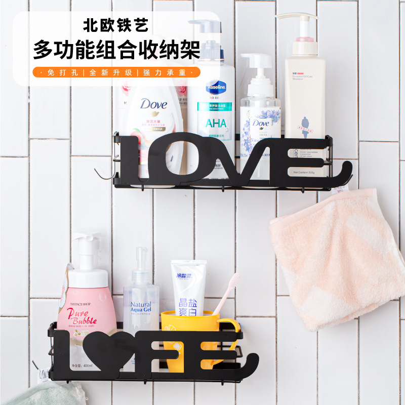 Phòng tắm kiểu Amazon được xây dựng thành tường phòng tắm để thu dọn đồ giặt ủi