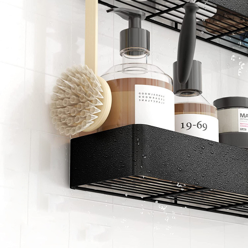 Phòng tắm Iron Wall Laird Amazon với một quán bar phòng tắm không lỗ và một quầy tắm để lấy kệ.