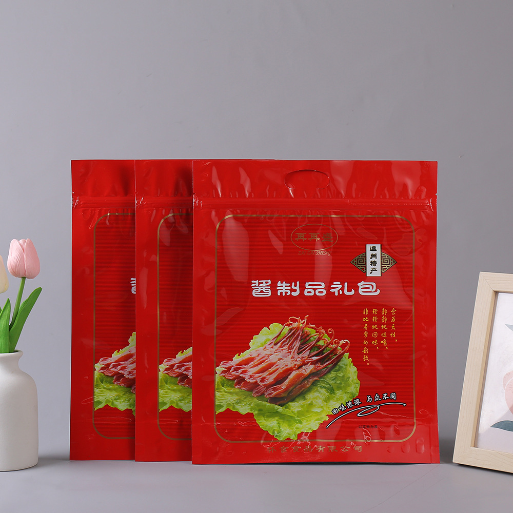 Chúng tôi ở Châu Châu có túi nước sốt đặc biệt, túi thức ăn tự phục vụ, gói thức ăn tự làm.