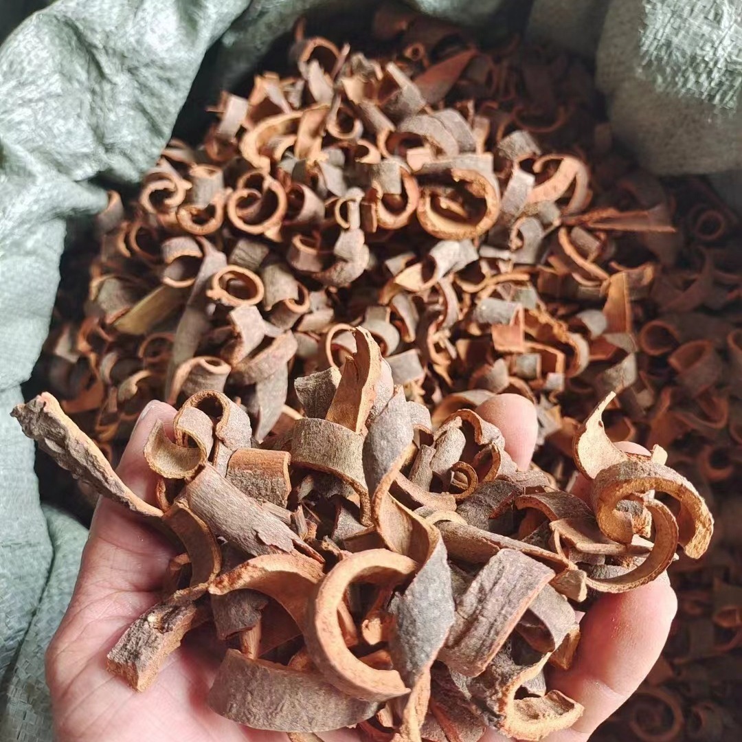 The source is cinnamon.