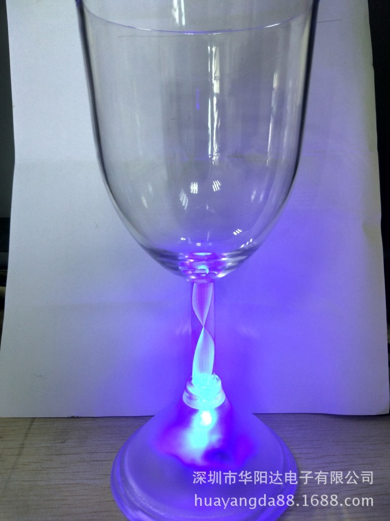 Tự động phát triển bảng nhạc bóng đèn LED màu xanh lá cây và nước ngọt