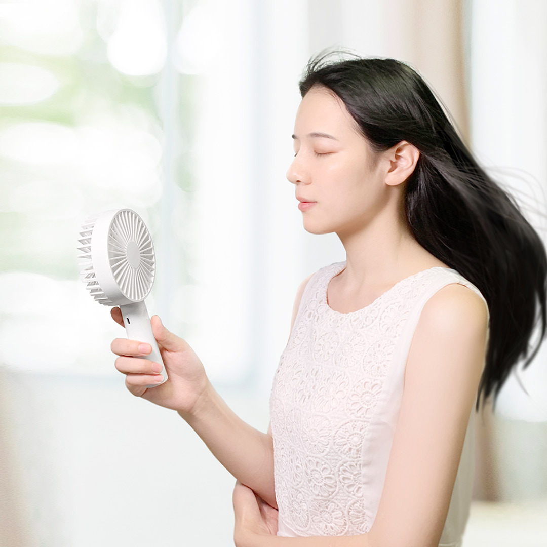 Quạt Qualitell dành cho sinh viên quy mô nhỏ với quạt nhỏ tích điện cho văn phòng để bàn