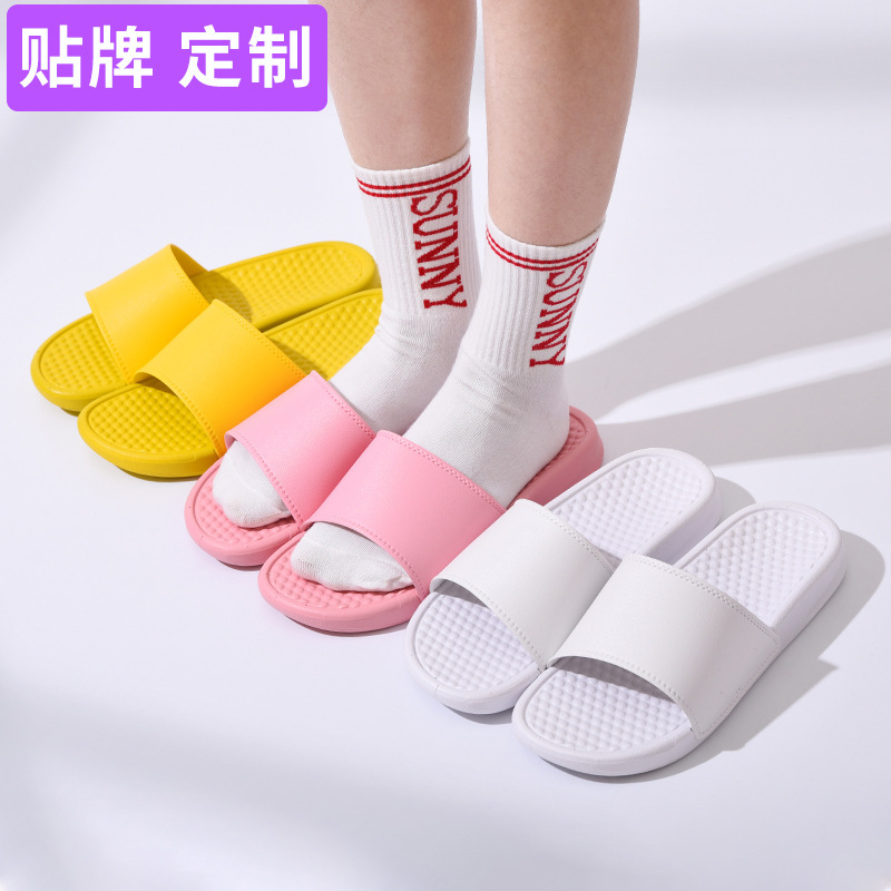 Để tùy chỉnh đôi dép, những thanh gỗ gỗ gỗ gỗ gỗ sẽ dùng phòng tắm để làm mịn tóc cho cặp đôi mùa hè.