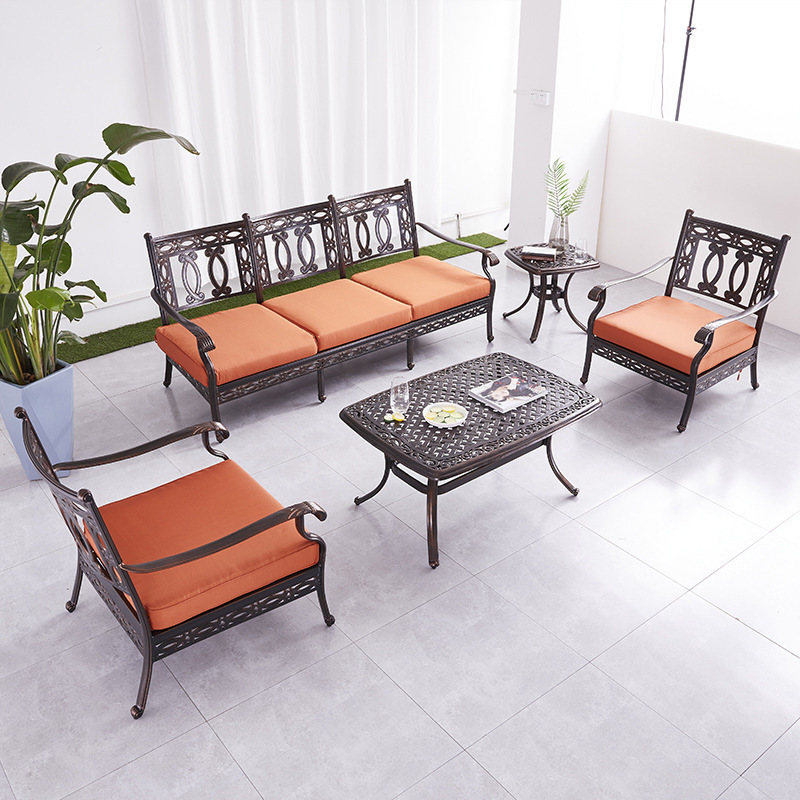 Three seats in the garden garden iron couches in the courtyard of the Aluminium Alluvial Vegetable.